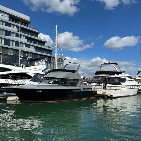 Yacht "X" - 44 Foot Modern Yacht On 5 Star Ocean Village Marina - Minutes Away From City Centre And Cruise Terminals, Free Parking ,Spa Package Available! Σαουθάμπτον Εξωτερικό φωτογραφία