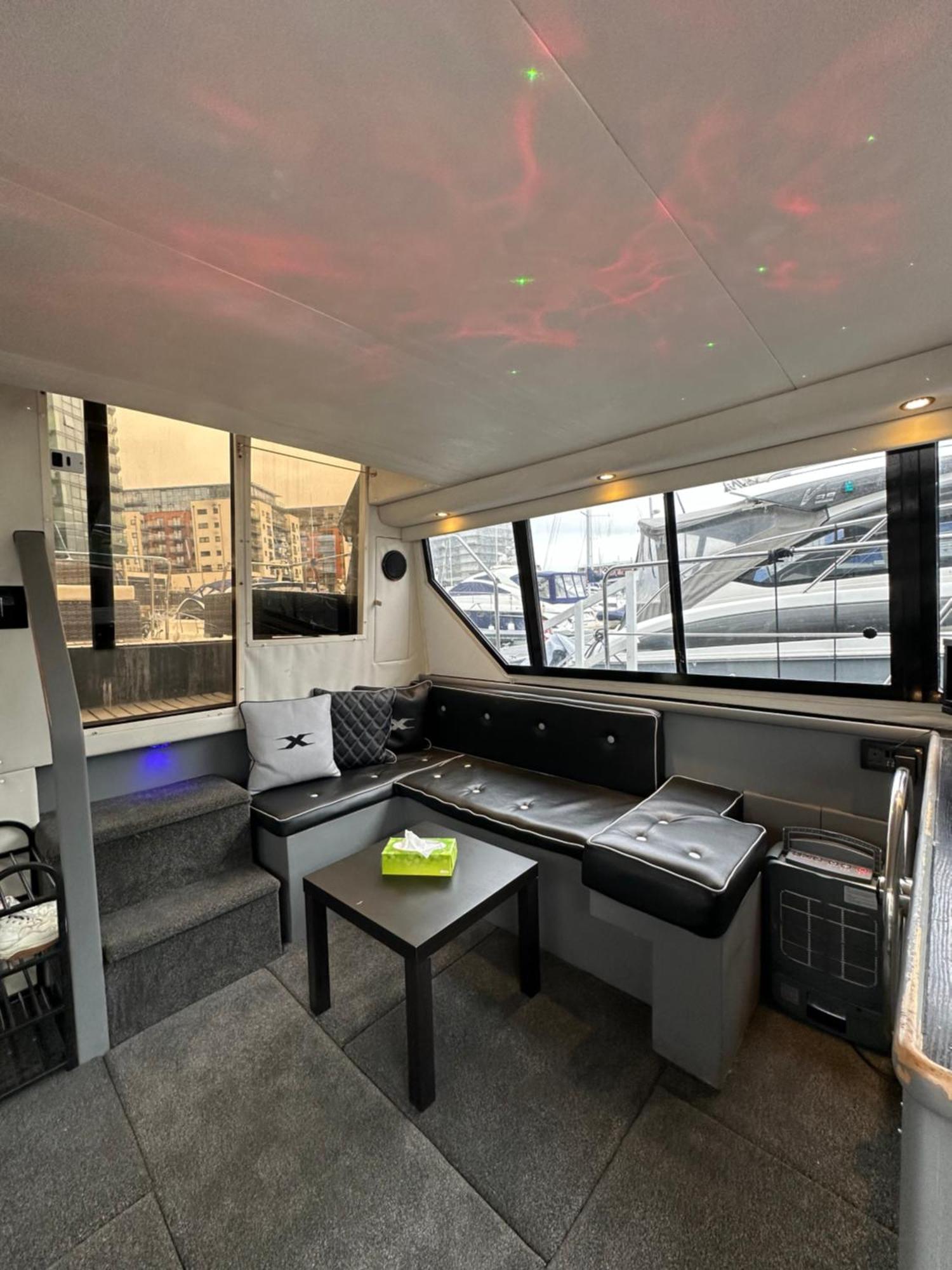 Yacht "X" - 44 Foot Modern Yacht On 5 Star Ocean Village Marina - Minutes Away From City Centre And Cruise Terminals, Free Parking ,Spa Package Available! Σαουθάμπτον Εξωτερικό φωτογραφία